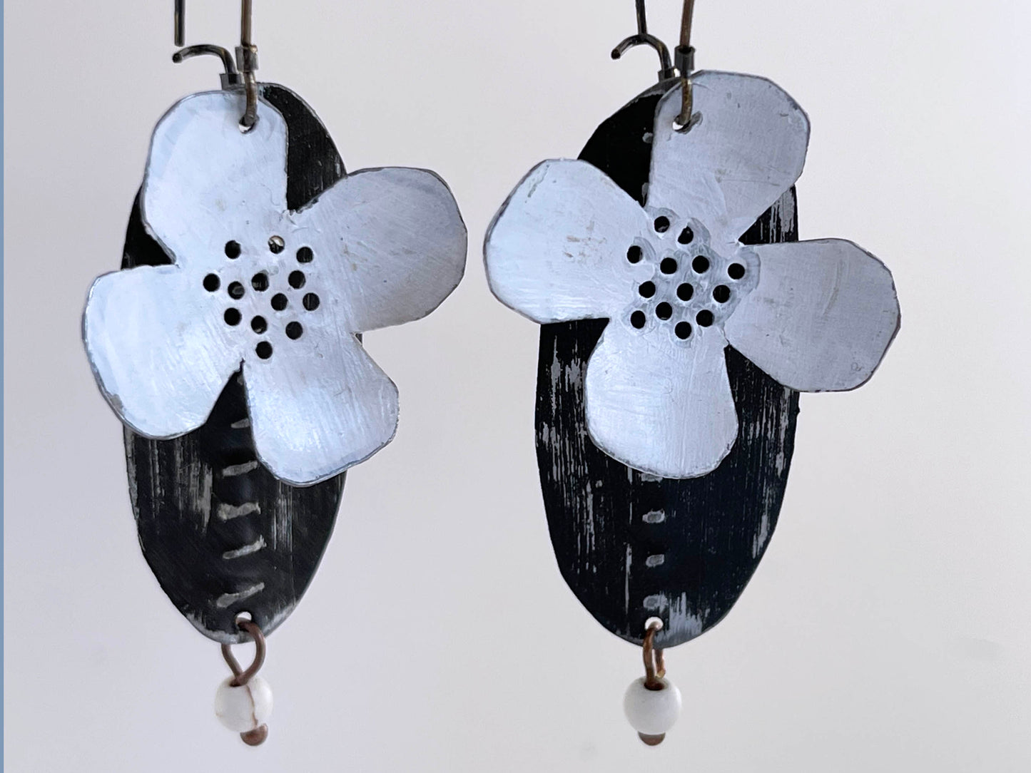 Black and white flower dangle earring