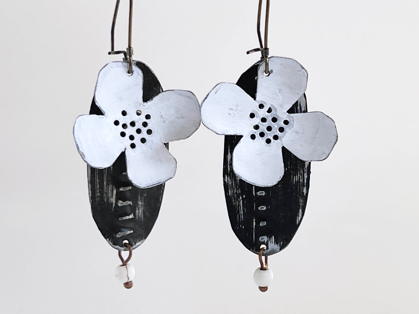 Black and white flower dangle earring
